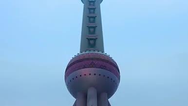 上海东方明珠塔2K行人人流延时拍摄视频的预览图